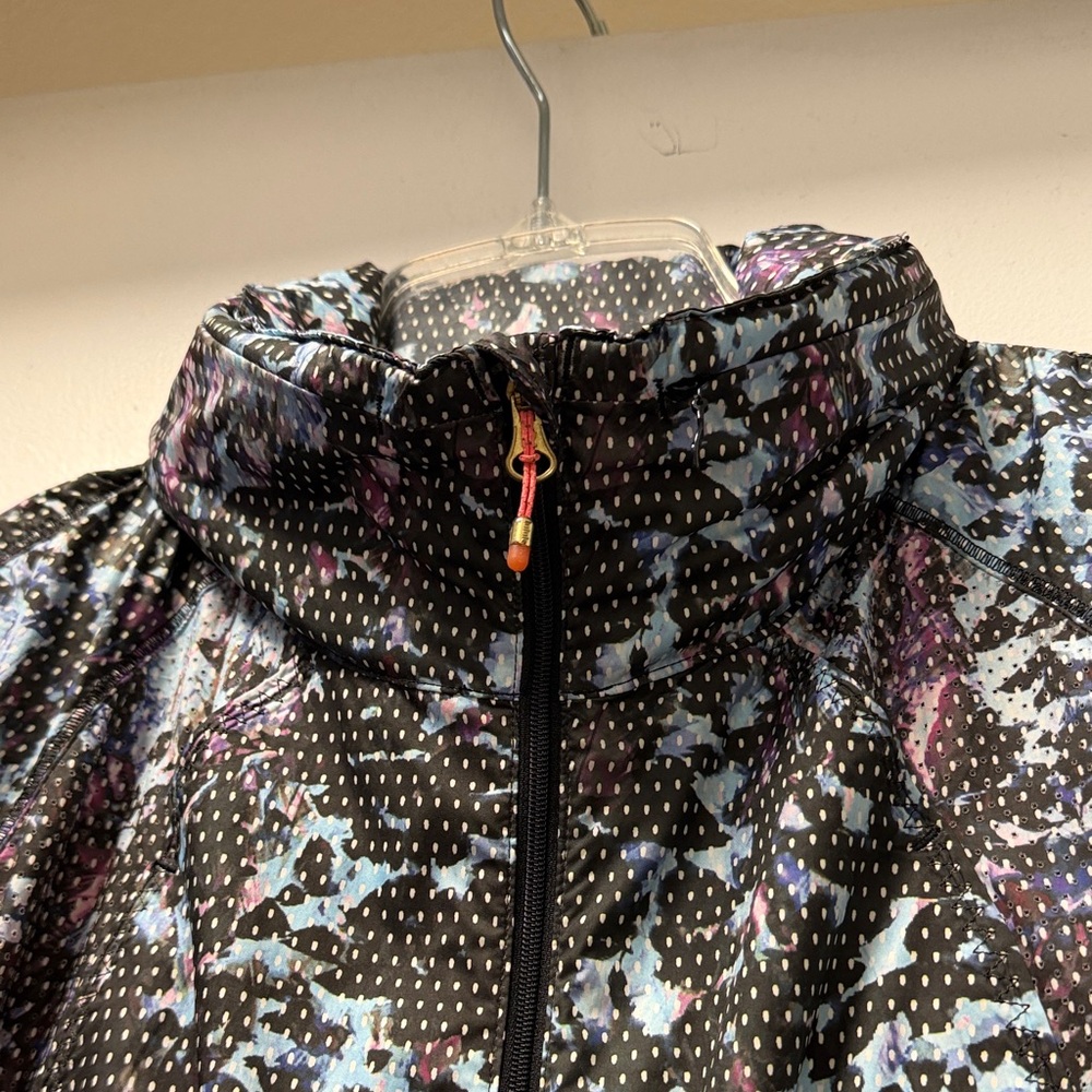 Lululemon back pack it jacket floral size 10 - Picture 7 of 13